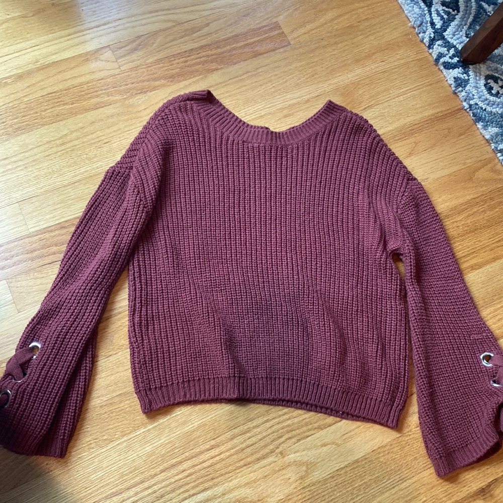 Maroon sweater
